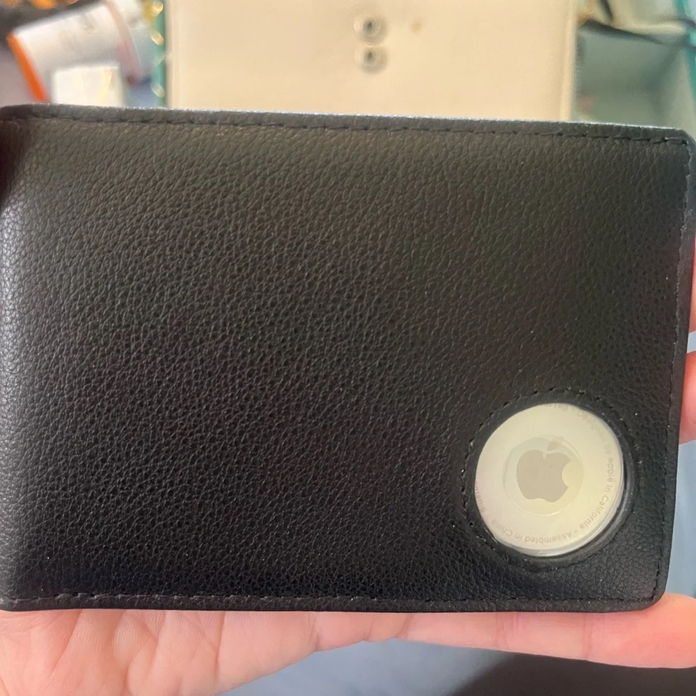 *BRAND NEW/ UNUSED 🆕* Typecase RFID Airtag Wallet WITH Apple Airtag